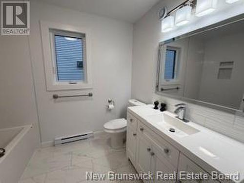 52 Kimberley Street, New Maryland, NB - Indoor Photo Showing Bathroom