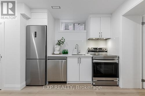 9 Glenvalley Drive, Toronto, ON - Indoor Photo Showing Kitchen