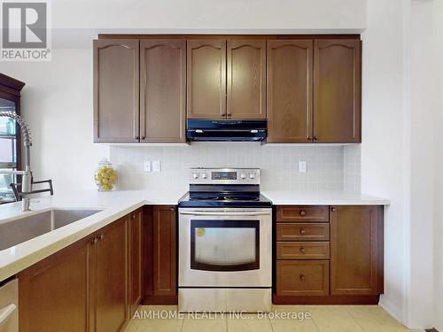 84 Robert Parkinson Drive, Brampton, ON - Indoor Photo Showing Kitchen