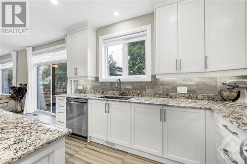 1399 Mory Street, Ottawa, ON - Indoor Photo Showing Kitchen With Upgraded Kitchen