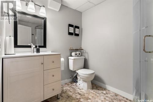 37 Nathan Street, Regina, SK - Indoor Photo Showing Bathroom