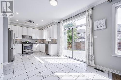 2164 Highcliffe Way, Oakville, ON - Indoor Photo Showing Kitchen