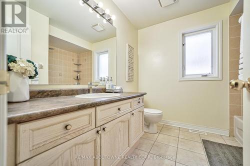 2164 Highcliffe Way, Oakville, ON - Indoor Photo Showing Bathroom