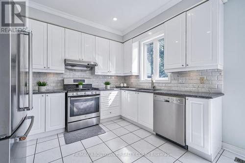 2164 Highcliffe Way, Oakville, ON - Indoor Photo Showing Kitchen With Stainless Steel Kitchen