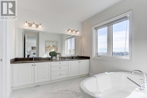 29 Perigo Court, Richmond Hill, ON - Indoor Photo Showing Bathroom