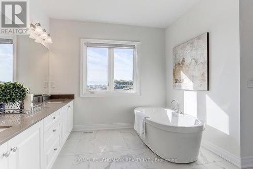 29 Perigo Court, Richmond Hill, ON - Indoor Photo Showing Bathroom