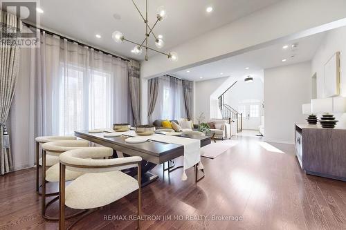 5 Sharonview Crescent, East Gwillimbury, ON - Indoor Photo Showing Dining Room