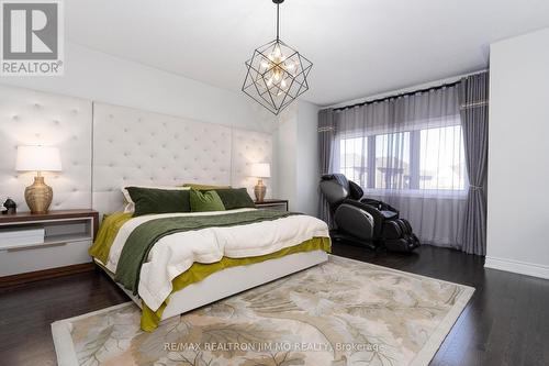 5 Sharonview Crescent, East Gwillimbury, ON - Indoor Photo Showing Bedroom