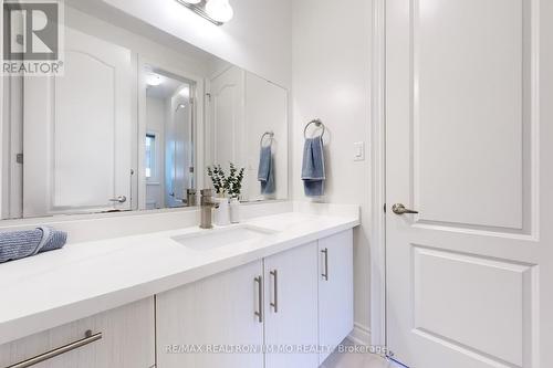 5 Sharonview Crescent, East Gwillimbury, ON - Indoor Photo Showing Bathroom