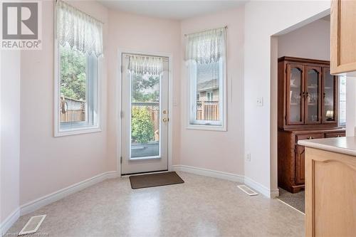 16 Twenty Place Boulevard, Mount Hope, ON - Indoor Photo Showing Other Room