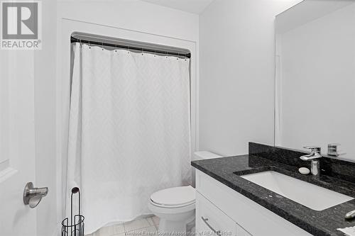 702 Faleria, Lakeshore, ON - Indoor Photo Showing Bathroom