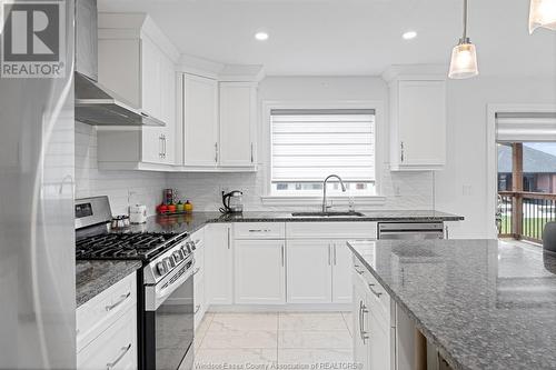 702 Faleria, Lakeshore, ON - Indoor Photo Showing Kitchen With Upgraded Kitchen