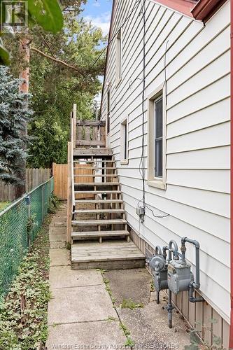 681 Brazil Unit# Upper, Windsor, ON - Outdoor