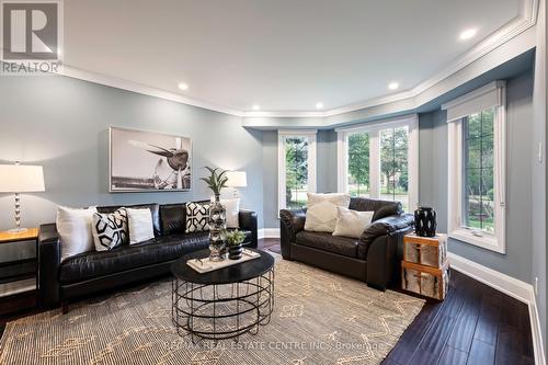 101 Kenpark Avenue, Brampton, ON - Indoor Photo Showing Living Room