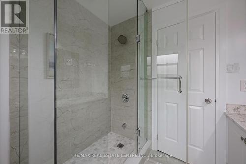 101 Kenpark Avenue, Brampton, ON - Indoor Photo Showing Bathroom