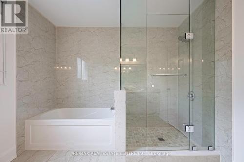 101 Kenpark Avenue, Brampton, ON - Indoor Photo Showing Bathroom