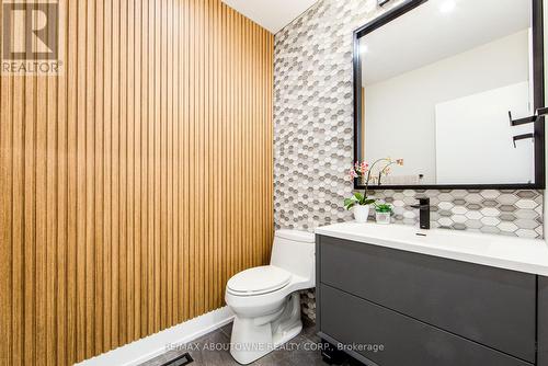 1319 Greeneagle Drive, Oakville, ON - Indoor Photo Showing Bathroom