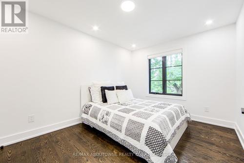 1319 Greeneagle Drive, Oakville, ON - Indoor Photo Showing Bedroom