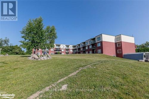 105 - 333 Lafontaine Road W, Tiny (Lafontaine), ON - Outdoor