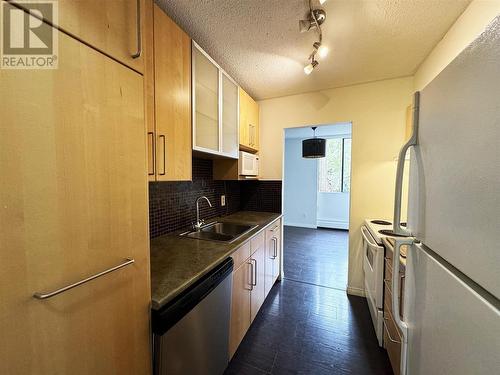 201 9320 Parksville Drive, Richmond, BC - Indoor Photo Showing Kitchen