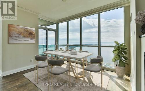 4305 - 16 Harbour Street, Toronto, ON - Indoor Photo Showing Dining Room With Body Of Water