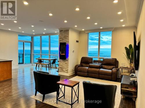 4305 - 16 Harbour Street, Toronto, ON - Indoor Photo Showing Living Room