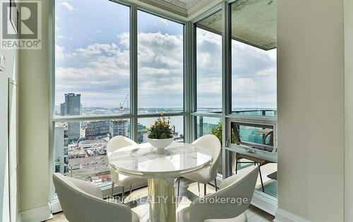 4305 - 16 Harbour Street, Toronto, ON - Indoor