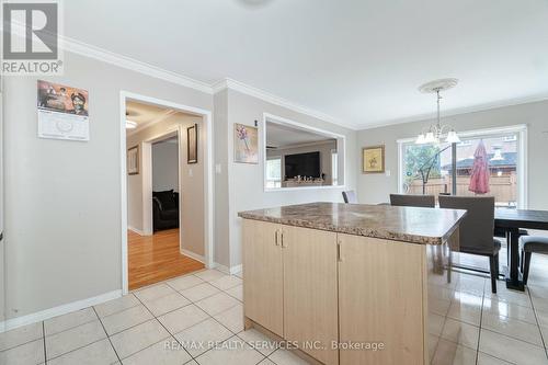 58 Edenbrook Hill Drive, Brampton, ON - Indoor Photo Showing Kitchen