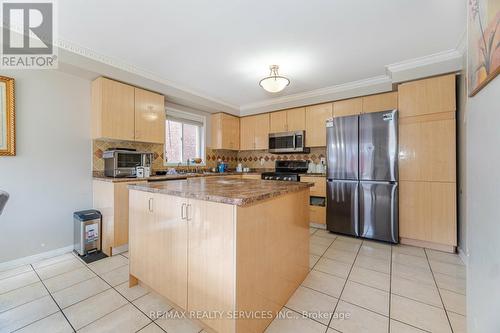 58 Edenbrook Hill Drive, Brampton, ON - Indoor Photo Showing Kitchen