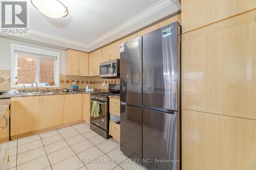 58 Edenbrook Hill Drive, Brampton, ON - Indoor Photo Showing Kitchen With Double Sink