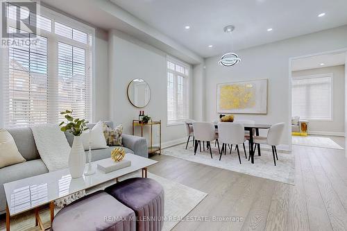 2605 Craftsman Drive, Oshawa, ON - Indoor Photo Showing Living Room