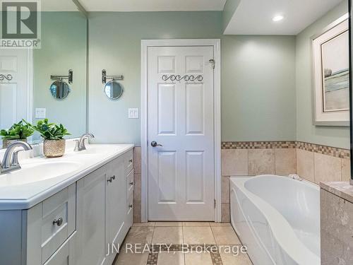 10 Elrose Road, Brampton, ON - Indoor Photo Showing Bathroom