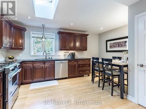 10 Elrose Road, Brampton, ON - Indoor Photo Showing Kitchen