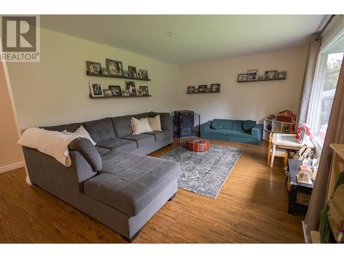 548 Kalum Lake Road, Terrace, BC - Indoor Photo Showing Living Room