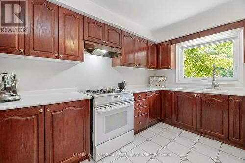 7183 Windrush Court, Mississauga, ON - Indoor Photo Showing Kitchen