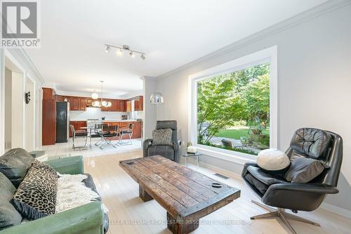 7183 Windrush Court, Mississauga, ON - Indoor Photo Showing Living Room