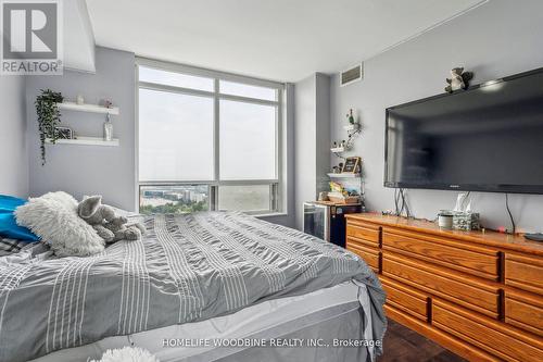 2718 - 700 Humberwood Boulevard, Toronto, ON - Indoor Photo Showing Bedroom