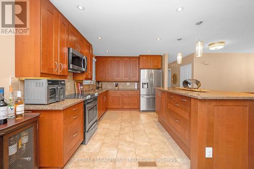 2199 Council Ring Road, Mississauga, ON - Indoor Photo Showing Kitchen