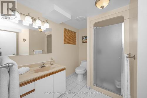 2199 Council Ring Road, Mississauga, ON - Indoor Photo Showing Bathroom