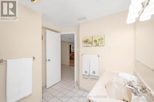 2199 Council Ring Road, Mississauga, ON - Indoor Photo Showing Bathroom