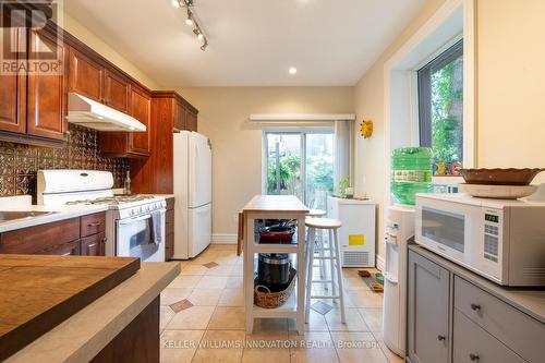 128 Park Street N, Hamilton, ON - Indoor Photo Showing Kitchen