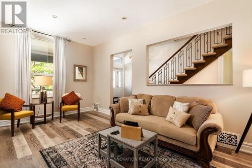 128 Park Street N, Hamilton, ON - Indoor Photo Showing Living Room