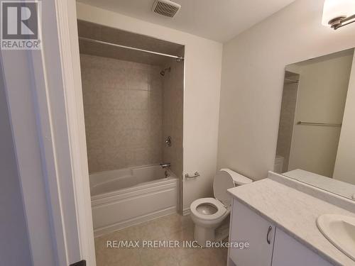 25 George Brier Drive E, Brant, ON - Indoor Photo Showing Bathroom