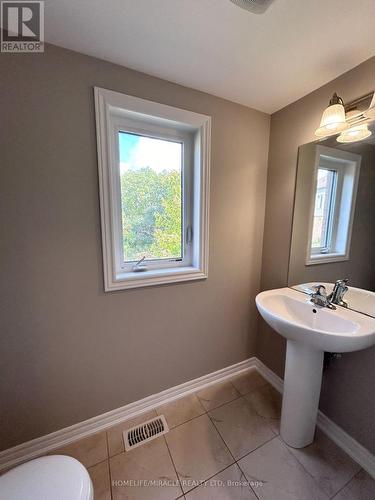 28 - 755 Linden Drive, Cambridge, ON - Indoor Photo Showing Bathroom