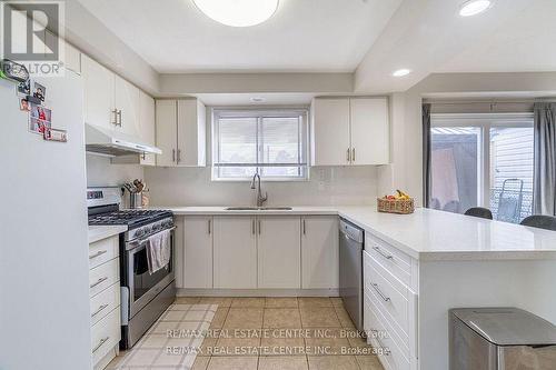 3104 Harold Sheard Drive, Mississauga, ON - Indoor Photo Showing Kitchen With Double Sink With Upgraded Kitchen