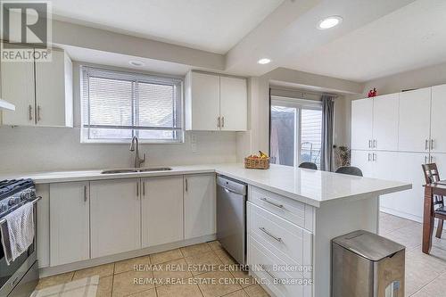 3104 Harold Sheard Drive, Mississauga, ON - Indoor Photo Showing Kitchen With Double Sink With Upgraded Kitchen