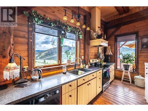 795 Sheep Creek Road, Keremeos, BC - Indoor Photo Showing Kitchen With Double Sink