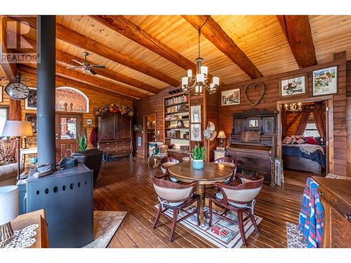 795 Sheep Creek Road, Keremeos, BC - Indoor Photo Showing Dining Room