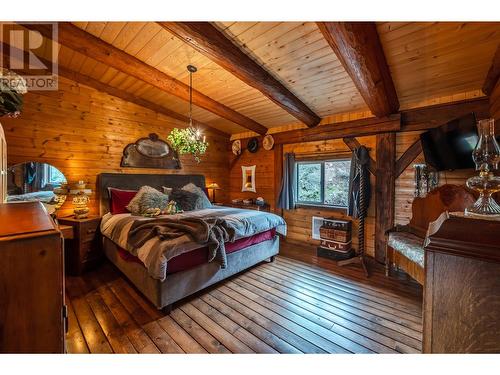 795 Sheep Creek Road, Keremeos, BC - Indoor Photo Showing Bedroom