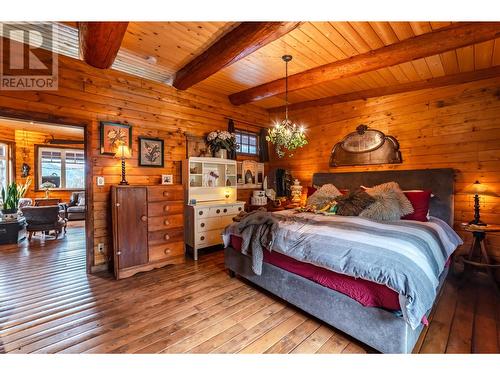 795 Sheep Creek Road, Keremeos, BC - Indoor Photo Showing Bedroom